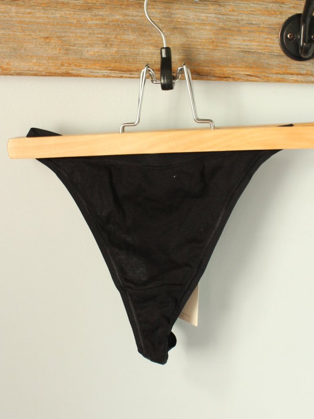 Calvin Klein Size M Black Thong New